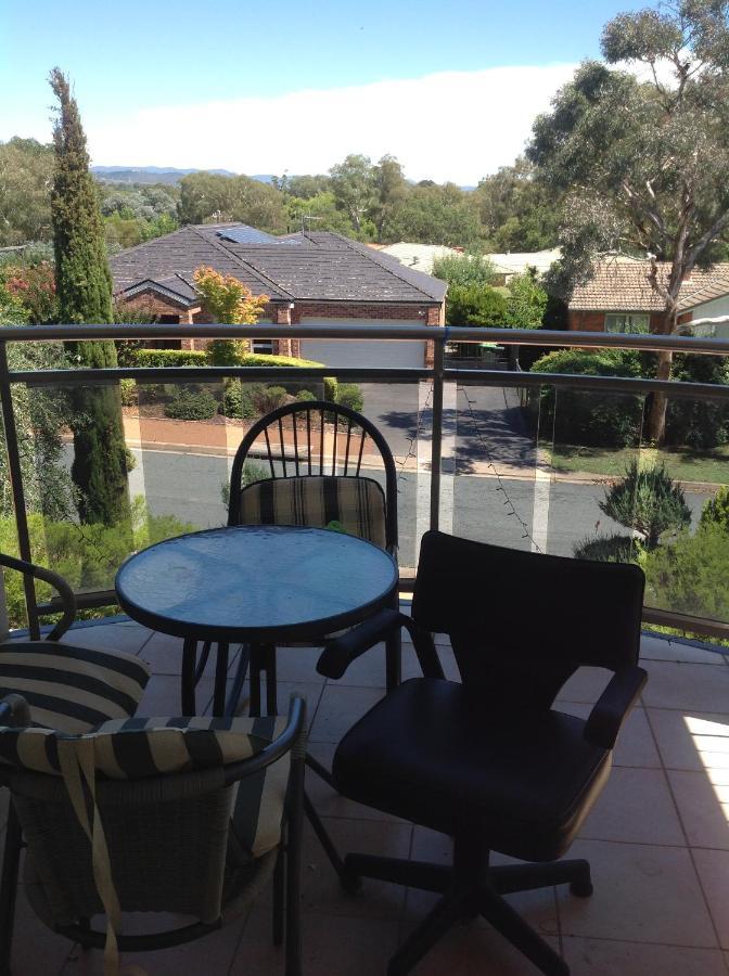A Home Away From Home Camberra Exterior foto